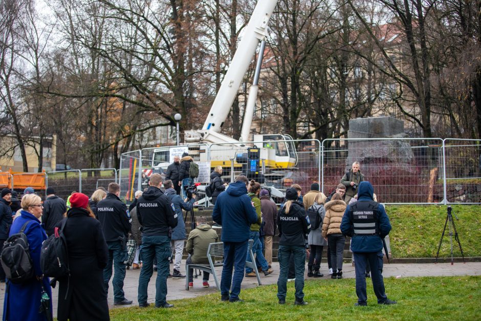 A. Užkalnis: P. Cvirka paminklu buvo įvertintas už tai, kad atvežė į Lietuvą Stalino saulę