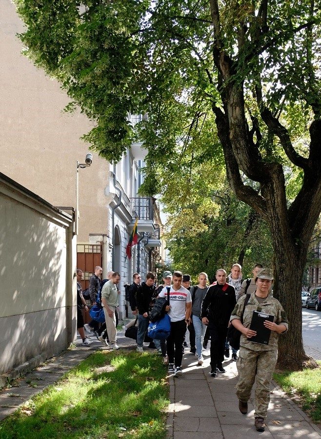 Tarnybą Lietuvos kariuomenėje pradeda beveik 300 šauktinių