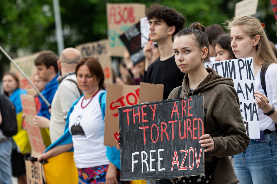 Žygis Vilniuje už Rusijoje įkalintus Mariupolio gynėjus