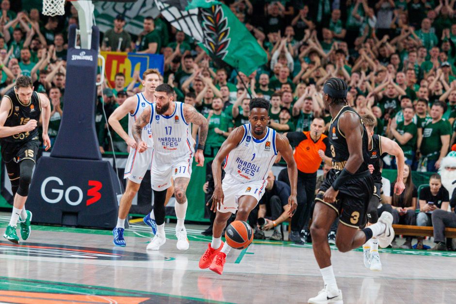  „Žalgiris“ namų arenoje įveikė „Anadolu Efes“ krepšininkus