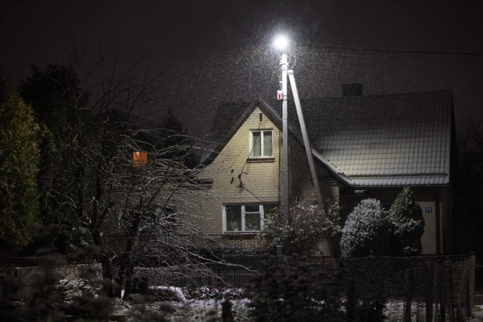 Ketvirtadienio vakarą į Kauną pasibeldė žiema