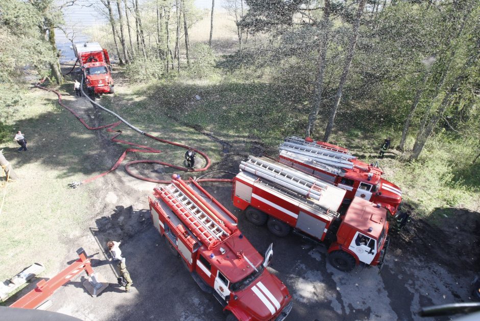 Kuršių nerijos gaisrą sutramdė gausios ugniagesių ir kariškių pajėgos