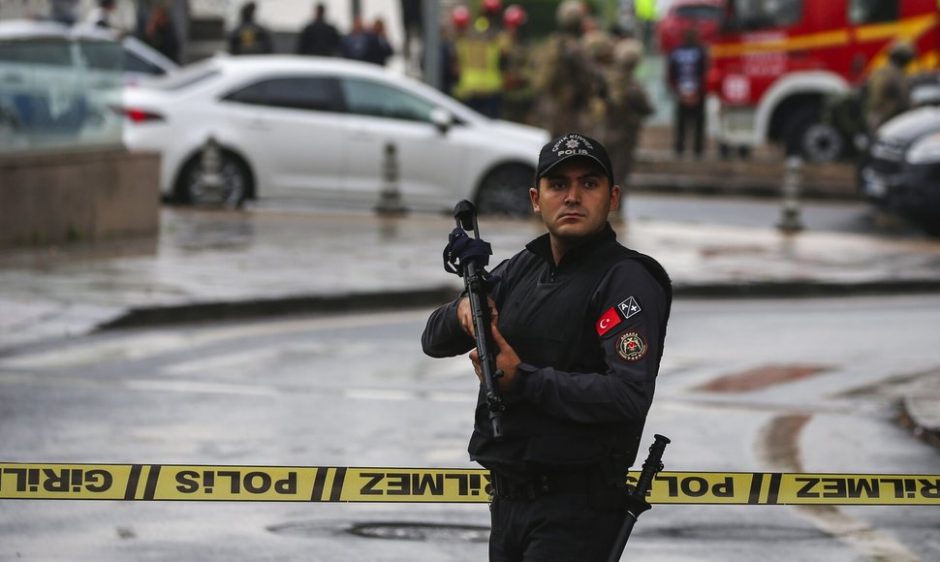 Turkijoje sulaikyti dešimtys asmenų dėl įtariamų ryšių su grupuotės IS džihadistais