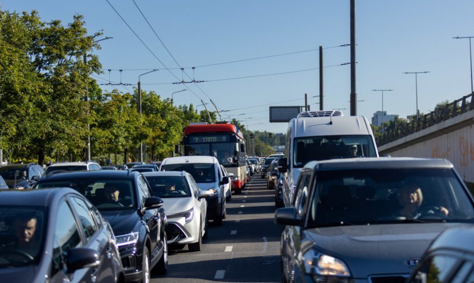 „AutoTyrimai“: naujų lengvųjų automobilių kovą – 7 proc. mažiau