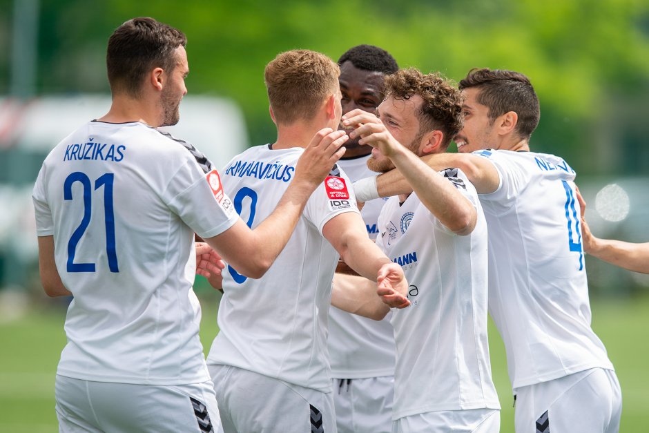 A lygos futbolininkai vilniečius baudė galingai