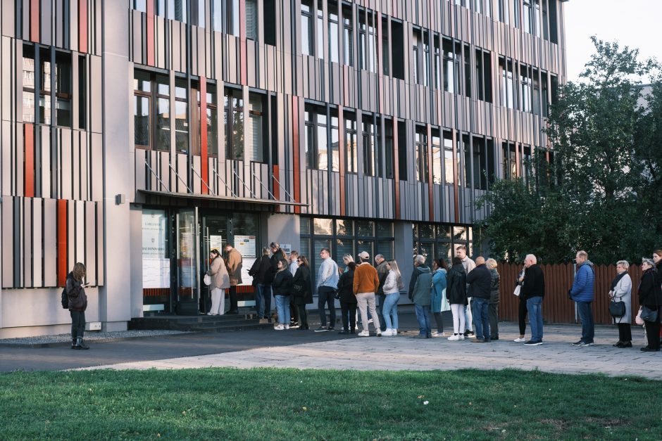 Širdį glostanti eilė: kauniečiai nori spėti iš anksto balsuoti Seimo rinkimuose