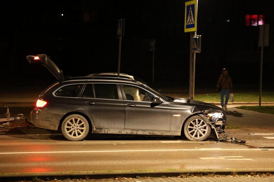 V. Krėvės pr. susidūrė automobiliai BMW ir „Toyota auris“