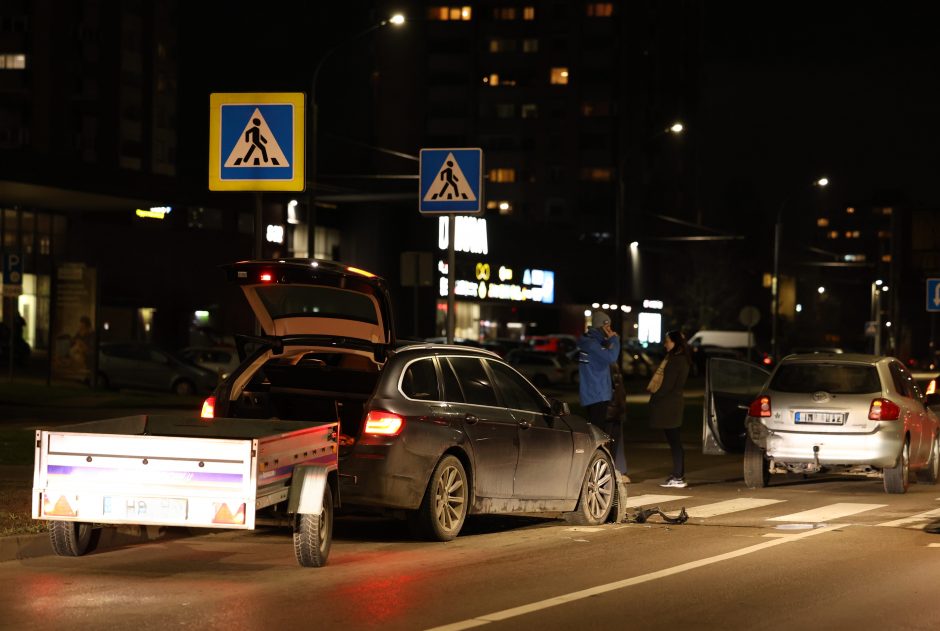 V. Krėvės pr. susidūrė automobiliai BMW ir „Toyota auris“