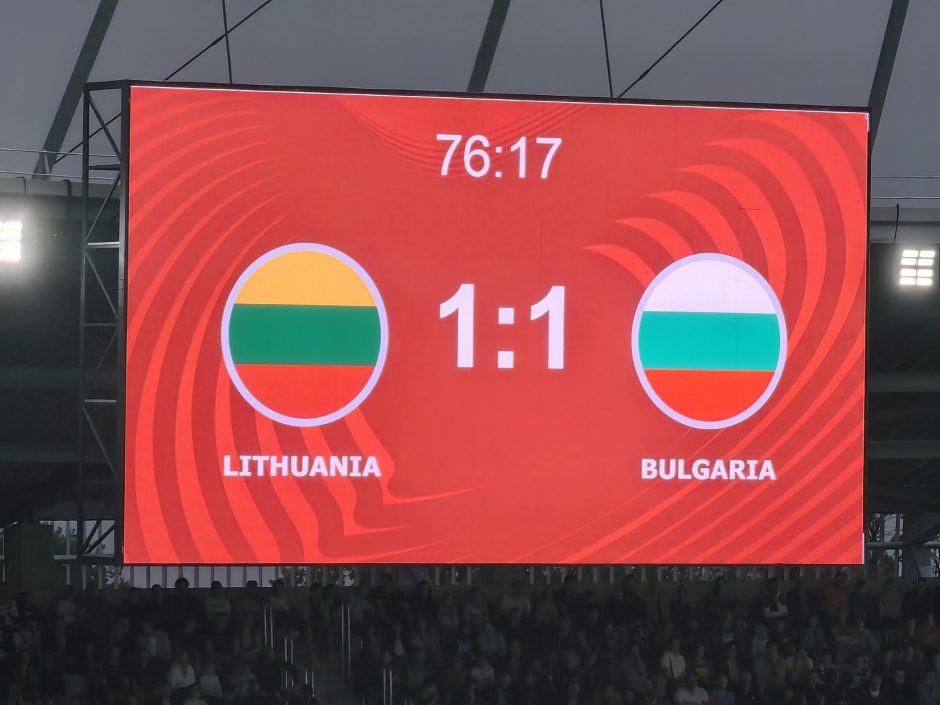 Lietuvos futbolo rinktinė pirmavo, bet rungtynes su bulgarais baigė lygiosiomis