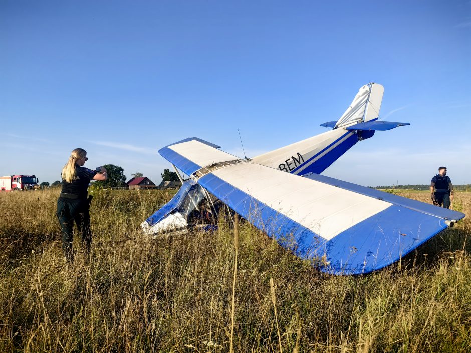 Kauno rajone nukrito nedidelis lėktuvas, nukentėjo vyras 