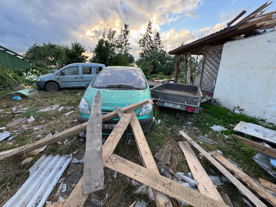 Dar skaičiuoja Šiaulių rajone viesulo padarytus nuostolius: žiauriai atrodo