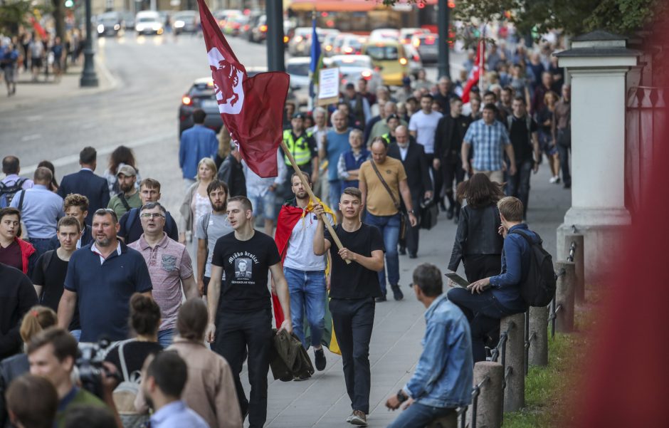 Generolo Vėtros lenta vėl užkabinta 