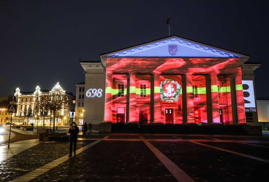 Vilnius švenčia miesto gimtadienį: šviečia TV bokštas, tiltai ir paminklai