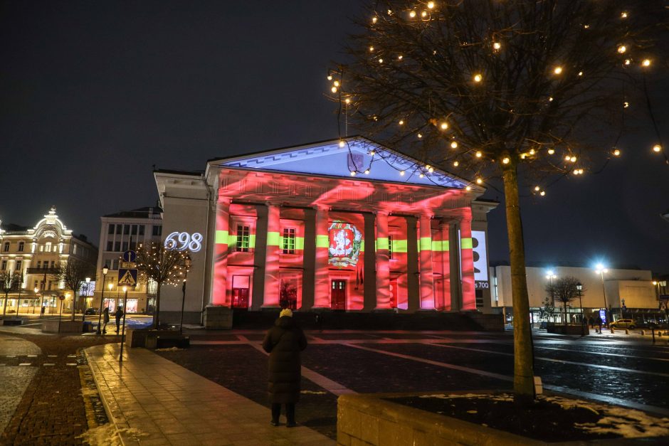 Vilnius švenčia miesto gimtadienį: šviečia TV bokštas, tiltai ir paminklai