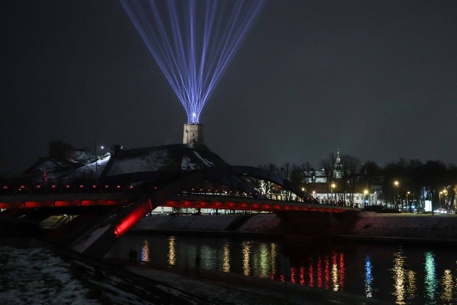 Vilnius švenčia miesto gimtadienį: šviečia TV bokštas, tiltai ir paminklai