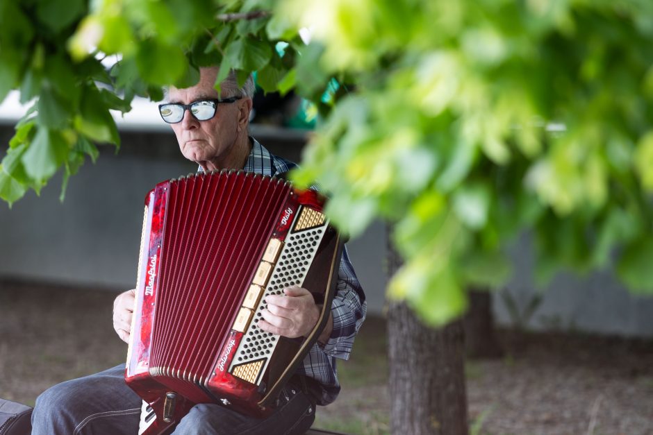 Lietuvoje vyksta Gatvės muzikos diena: sostinėje šventės dalyviai kviečia mokytis šventės dainų