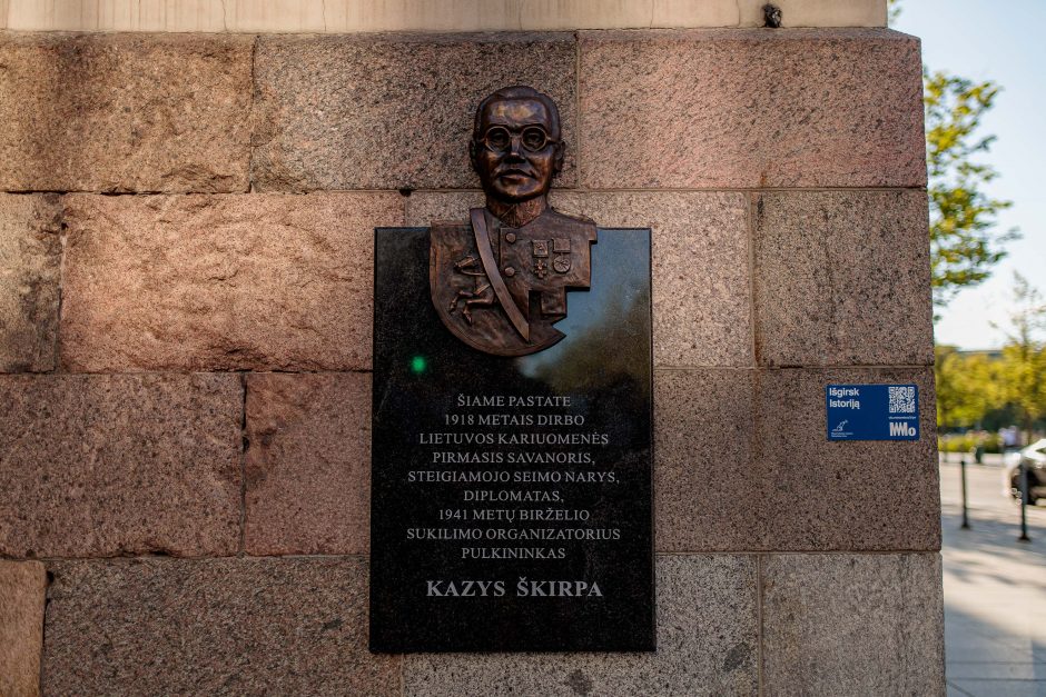 Nacionalinis susivienijimas Vilniuje savavališkai pakabino atminimo lentą K. Škirpai