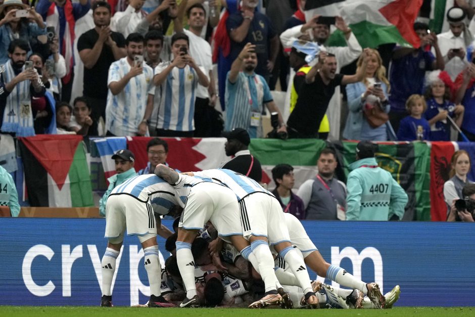 L. Messi svajonė išsipildė: Argentina po 11 m baudinių triumfavo pasaulio čempionato finale