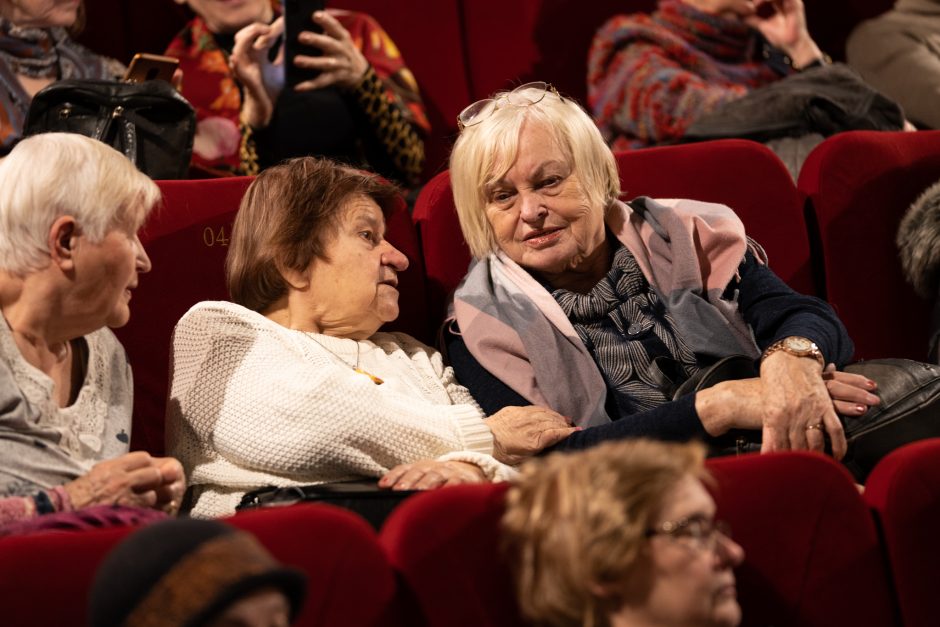 „Kino pavasaryje“ radosi erdvė senjorų kino klubui – pristatyta meilės tragikomedija