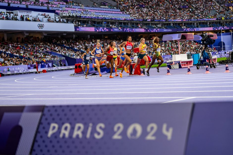 Lietuvos lengvaatletes užbūrė atmosfera sausakimšame „Stade de France“ stadione