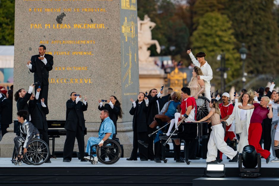 Paralimpinių žaidynių atidarymas: Lietuvos trispalvė suplevėsavo Paryžiuje