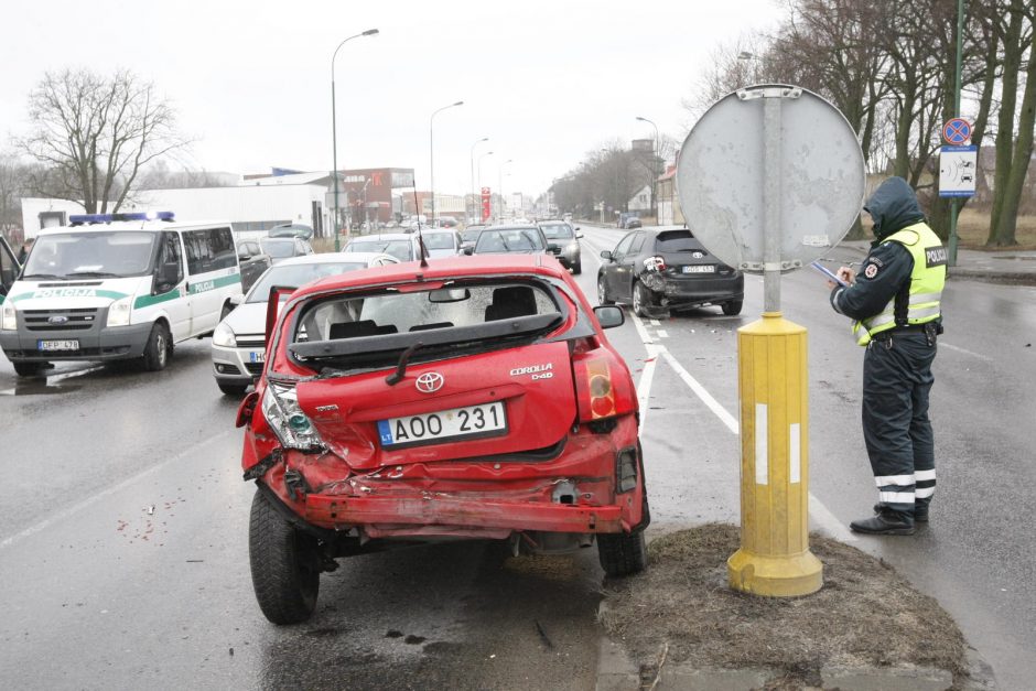 Per avariją taranuotas kriminalistų automobilis