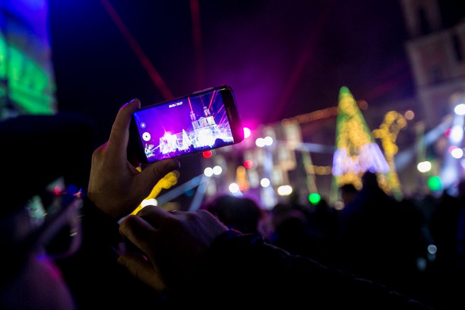 Naujuosius kauniečiai pasitiko pasinėrę į šokių muzikos fiestą