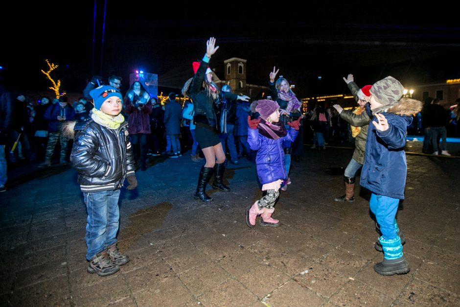 Naujuosius kauniečiai pasitiko pasinėrę į šokių muzikos fiestą