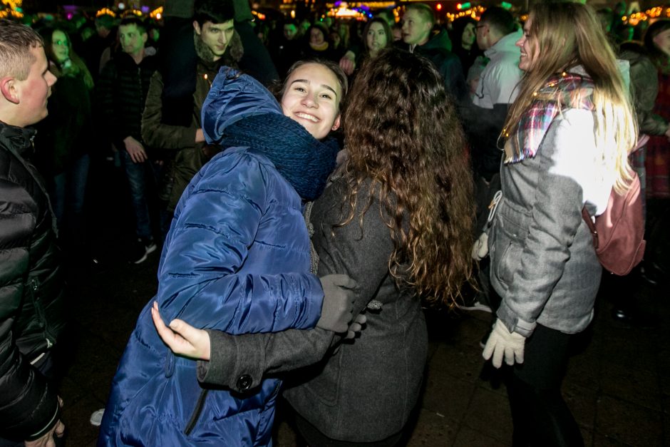 Naujuosius kauniečiai pasitiko pasinėrę į šokių muzikos fiestą