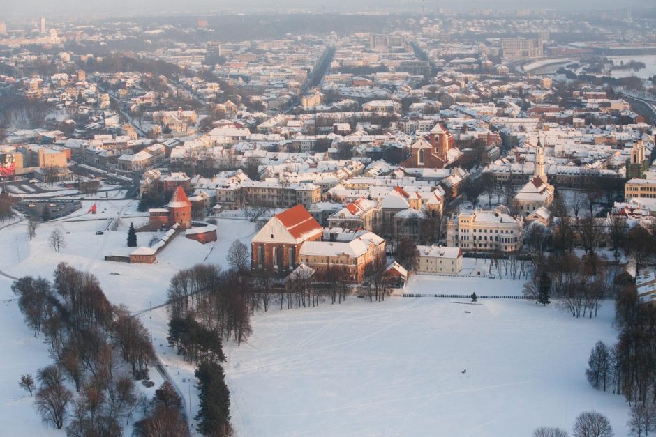 Brakonierius seks ir iš oro