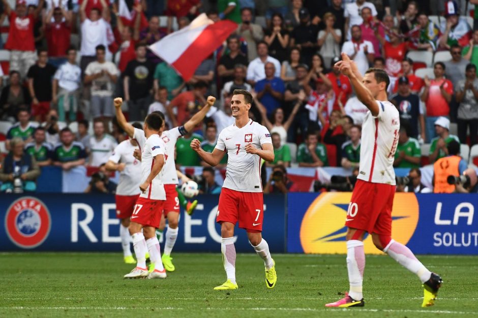 Lenkijos futbolo rinktinė Europos čempionatą pradėjo pergale prieš Šiaurės Airiją