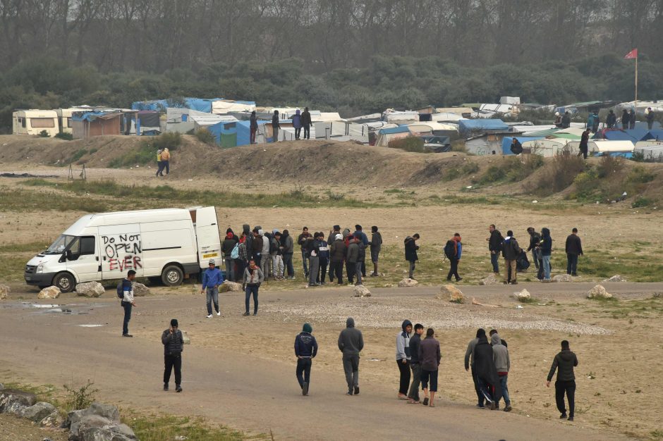 Prancūzijoje migrantai evakuojami iš „Džiunglių“ 