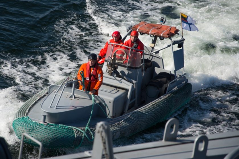 Lietuvos vadovaujami NATO laivai Baltijos jūroje aptiko minų