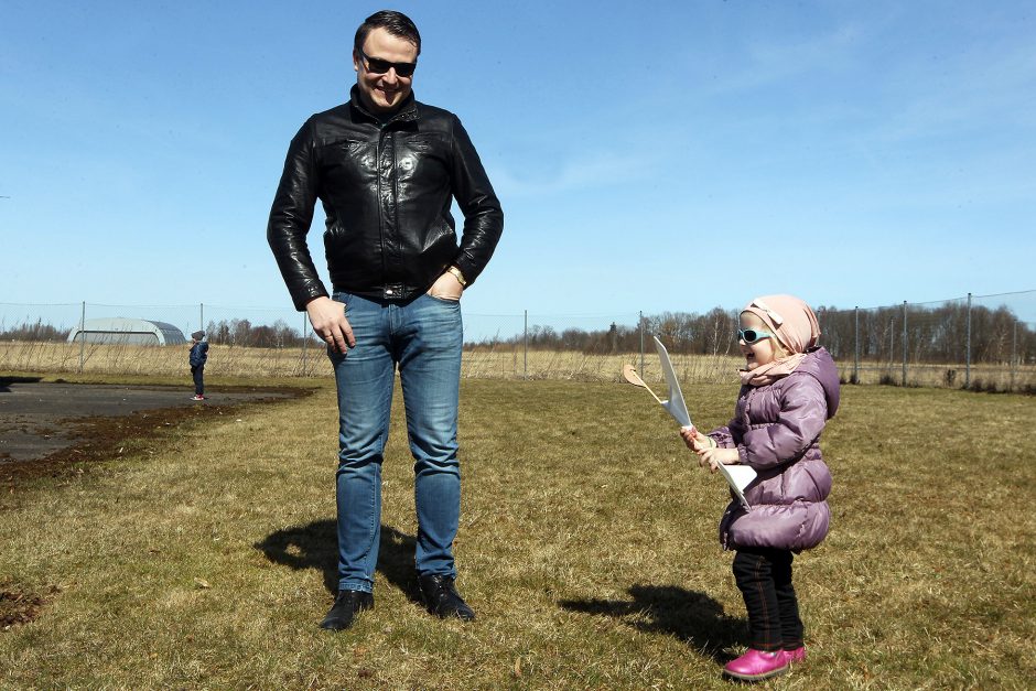 Lietuvos aviacijos muziejuje šurmuliavo „Atvelykis tarp lėktuvų“