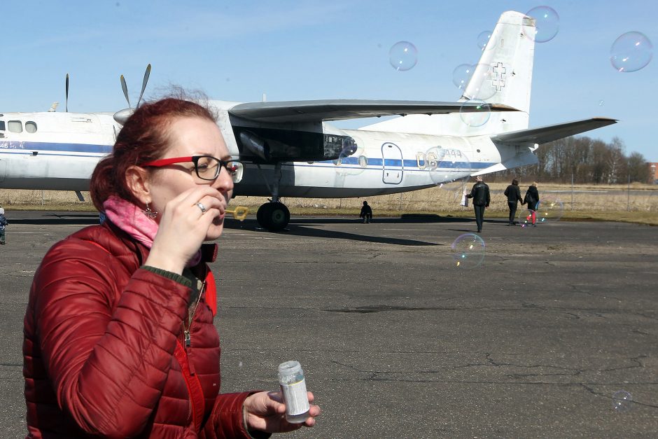 Lietuvos aviacijos muziejuje šurmuliavo „Atvelykis tarp lėktuvų“