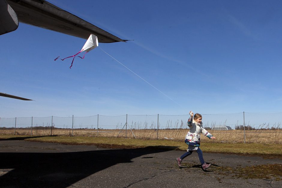 Lietuvos aviacijos muziejuje šurmuliavo „Atvelykis tarp lėktuvų“