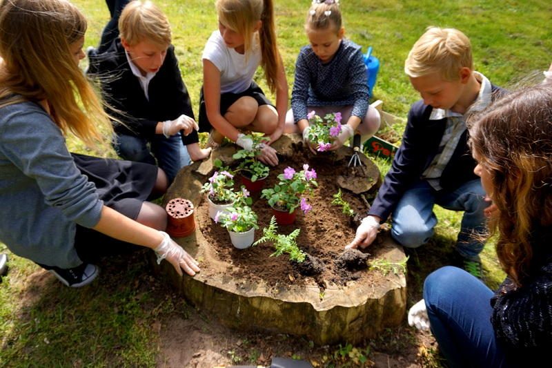 Šeimos dieną vaikai ir seneliai pasitiko skambant dainoms