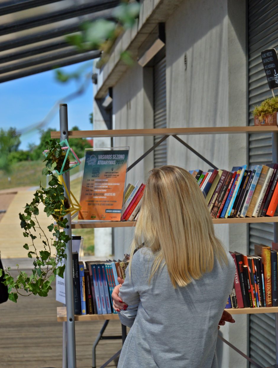 Prie Lampėdžio ežero vilioja  ir neįprasta biblioteka