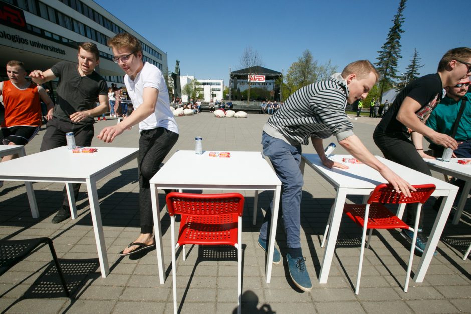 Studentai patikrino ir savo skrandžių talpą 