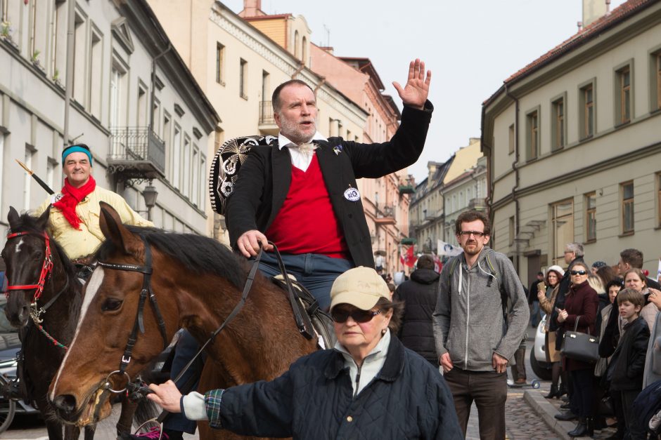 Užupiečiai ir fizikai surengė šventines eitynes