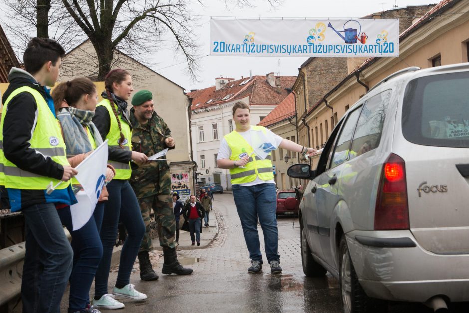 Užupiečiai ir fizikai surengė šventines eitynes