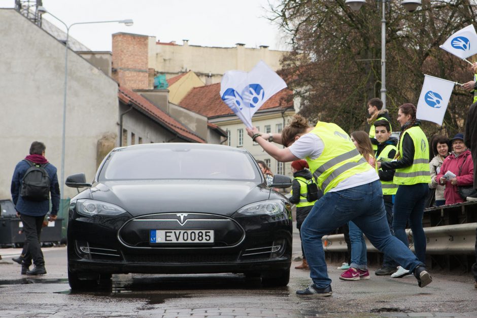 Užupiečiai ir fizikai surengė šventines eitynes