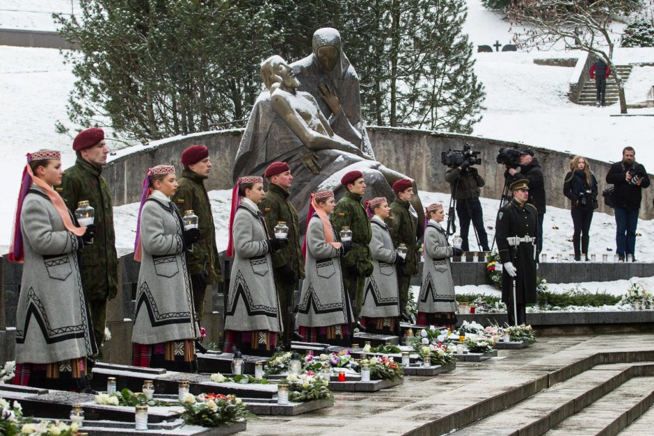 Antakalnio memoriale vyko Sausio 13-osios aukų pagerbimo ceremonija