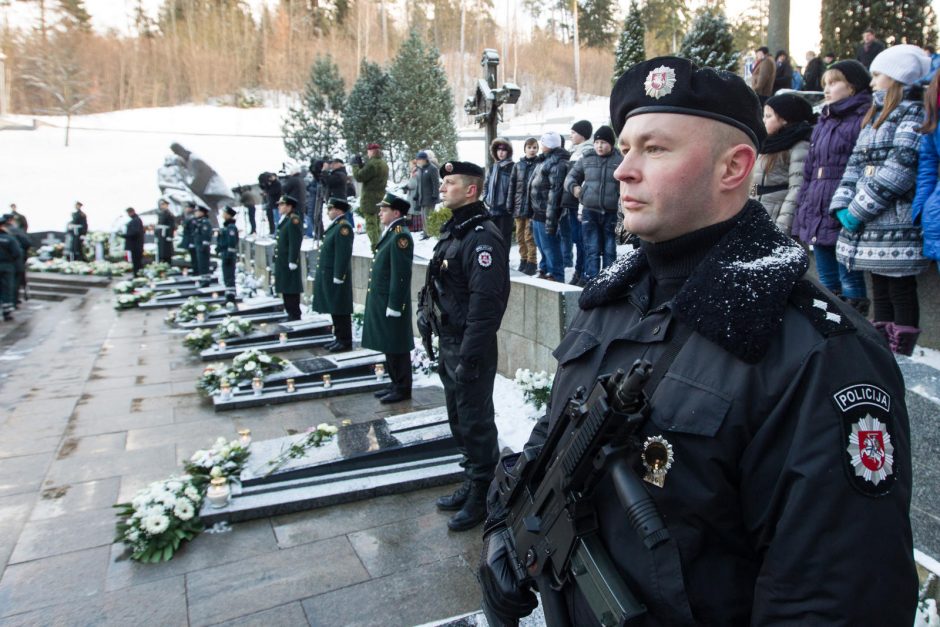 Antakalnio memoriale vyko Sausio 13-osios aukų pagerbimo ceremonija