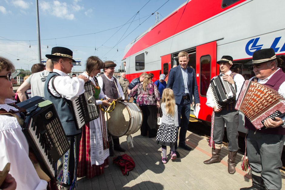 Trakų šventės dalyviai išlydėti su dainomis ir mero sveikinimais