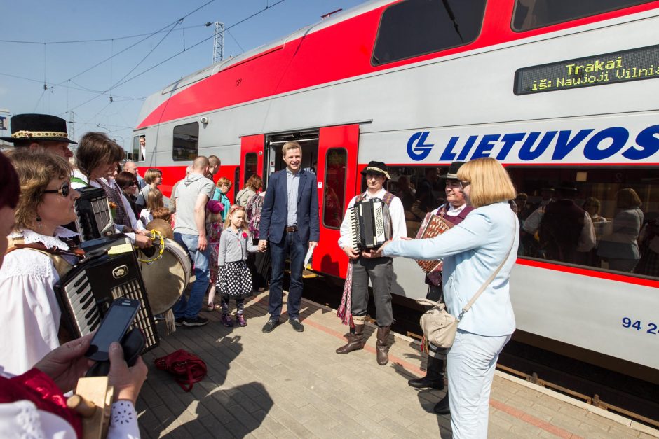 Trakų šventės dalyviai išlydėti su dainomis ir mero sveikinimais