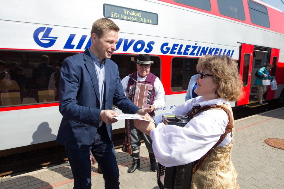 Trakų šventės dalyviai išlydėti su dainomis ir mero sveikinimais