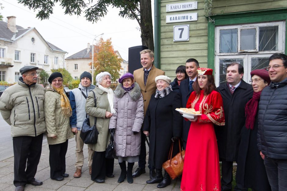 Draugiškumo ženklas Vilniaus karaimams – gatvės akcentas karaimų kalba