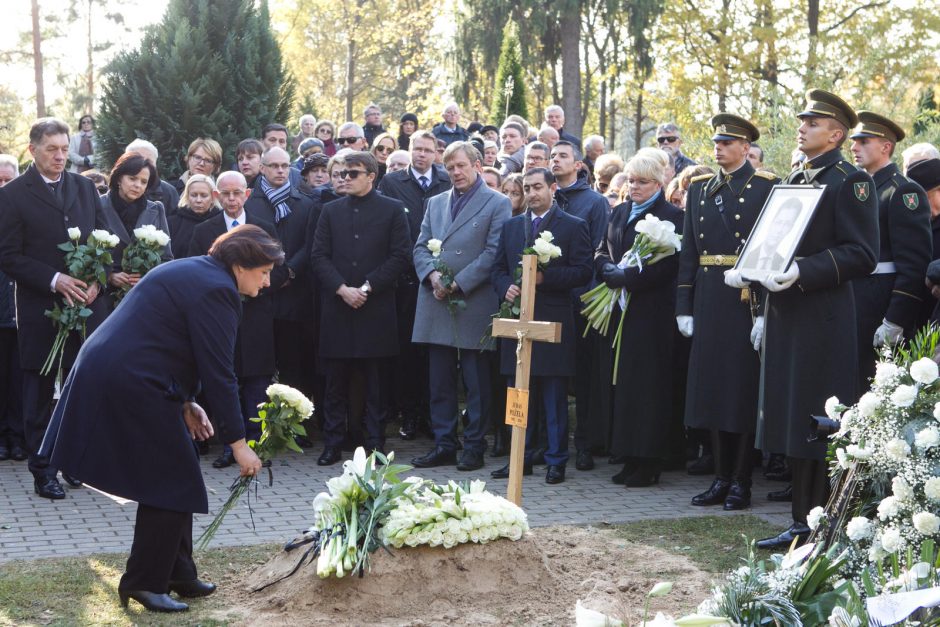 Vilniuje palaidotas sveikatos apsaugos ministras J. Požela