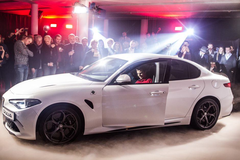 Į Lietuvą atkeliavo naujoji „Alfa Romeo“ žvaigždė – sedanas „Giulia“